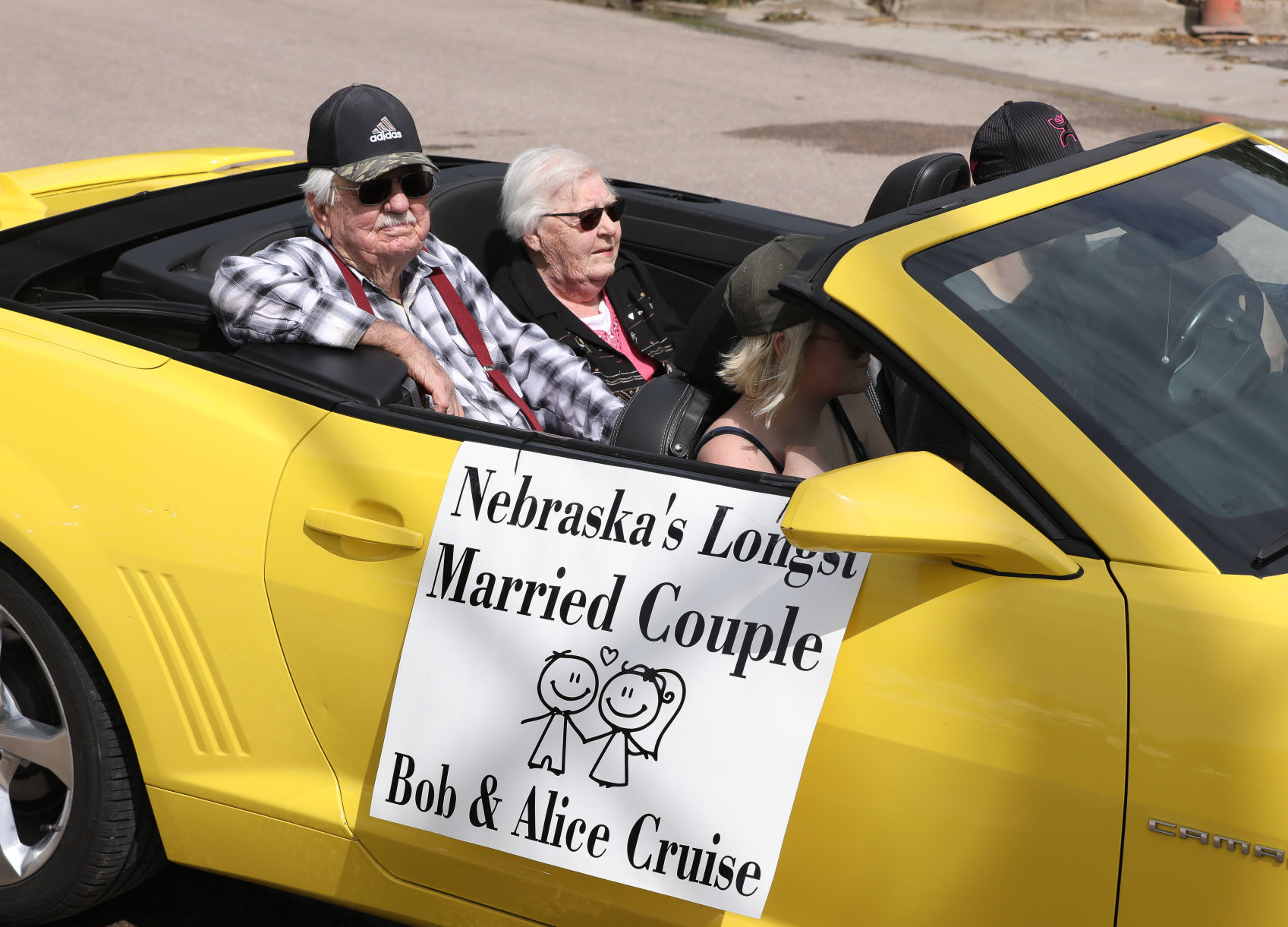Bob and Alice Cruise ride in parade